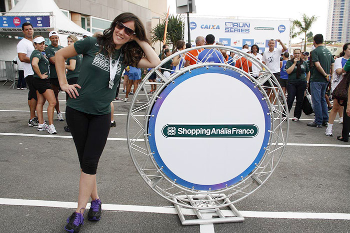 Adriana Birolli participa de corrida em São Paulo