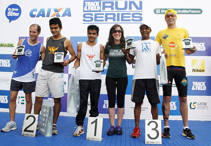 Adriana Birolli participa de corrida em São Paulo