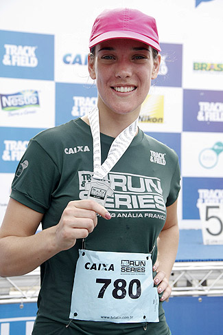 Adriana Birolli participa de corrida em São Paulo