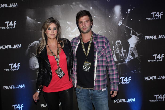 Famosos no show do Pearl Jam no Estádio do Morumbi - Luize Altenhofen e o namorado Henrique Settanni