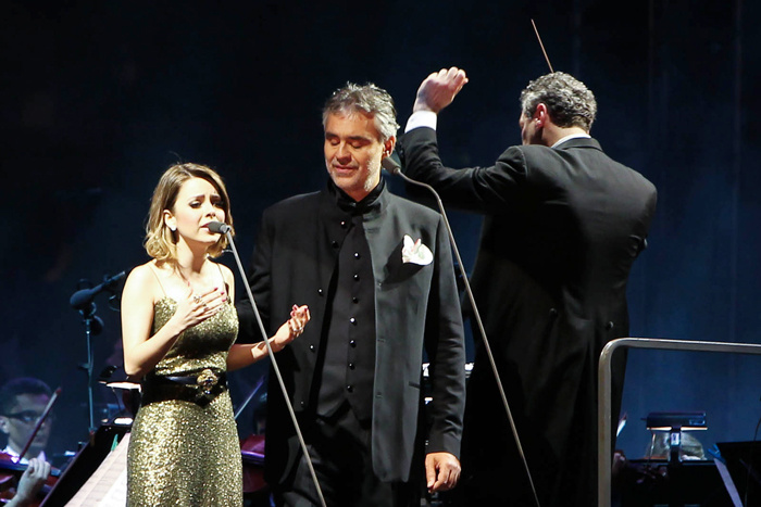 Sandy cantou com Andrea Bocelli