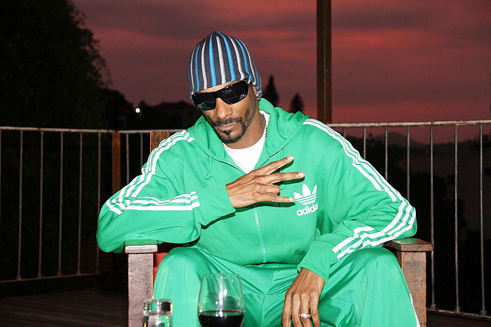 Snoop Dogg participa de coletiva de imprensa. 