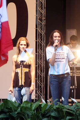 Ingrid Guimarães e Mônica Martelli subiram ao palco