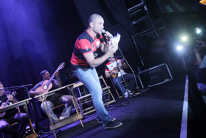 Diogo Nogueira canta na Lapa no show de aniversário dos 116 anos do Flamengo