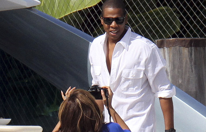 Beyoncé, Jay-Z e familiares curtem o mar de Miami