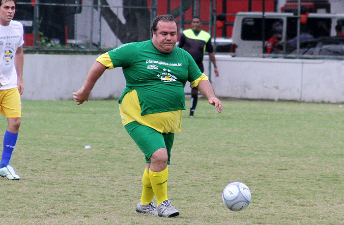 André Matos mostra disposição no gramado da Gávea no jogo festivo que comemorou os 116 anos do Flamengo