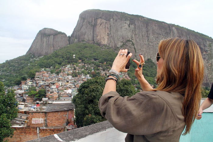  Sabrina tirou fotos da paisagem de seu celular