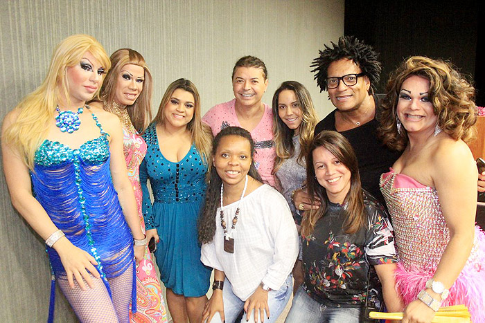 Preta Gil, Renata Frisson e David Brazil posaram para fotos