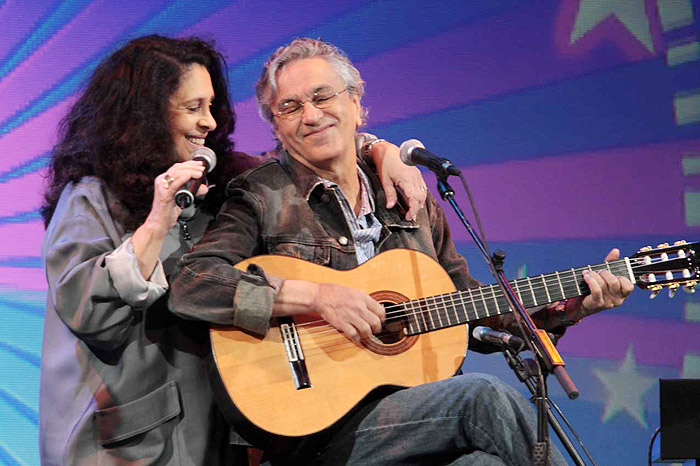 Caetano Velos e Gal Costa cantaram juntos no Programa do Jô