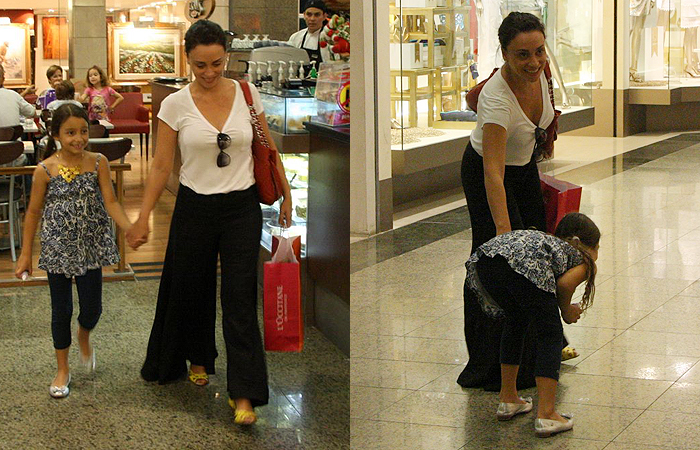 Suzana Pires passeia em shopping com a filha 