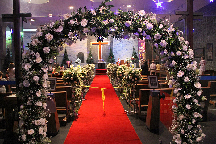 Igreja da Ressurreição decorada para o casamento