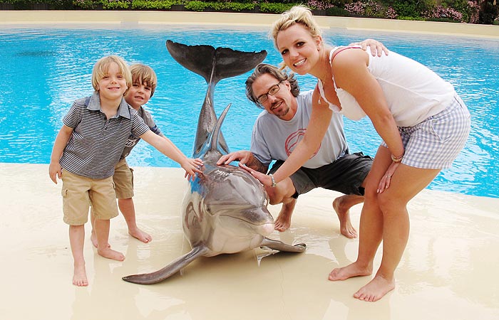 Britney Spears, Jason Trawick e os filhos da cantora Sean Preston e Jayden James