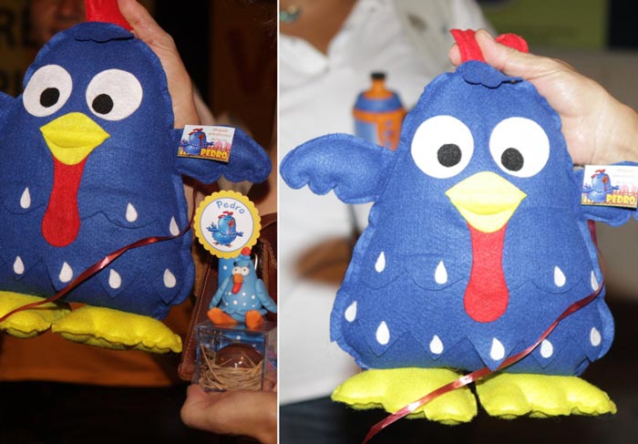 Galinha Pintadinha: lembrancinha da festa de Pedro, filho de Juliana Paes