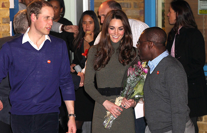 Kate Middleton e Príncipe William visitam abrigo de sem-tetos