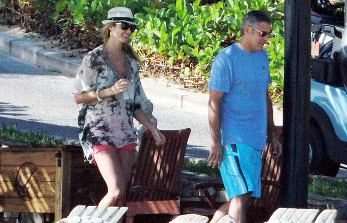 George Clooney curte férias com a namorada,antes do Natal