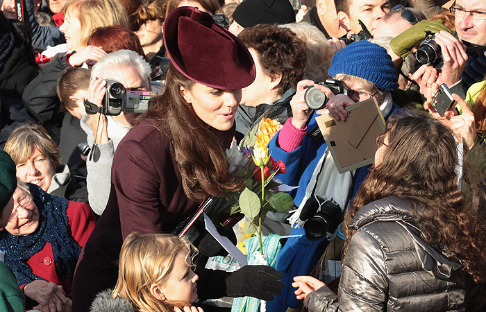 Kate Middleton é a grande estrela da missa de Natal da realeza britânica