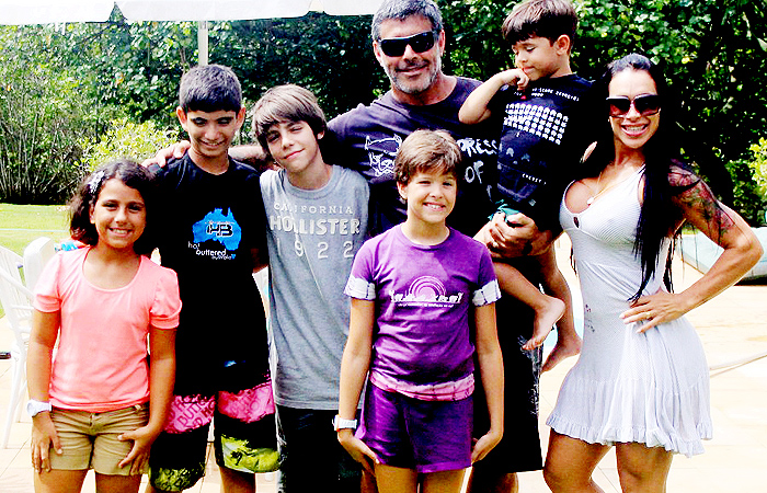 Alexandre Frota almoça em família no Rio - Ag News