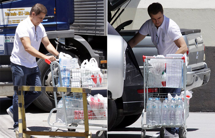 Edson Celulari faz compras em supermercado no Rio - Ag.News