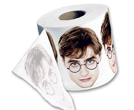 Astro de Harry Potter vira estampa em papel higiênico