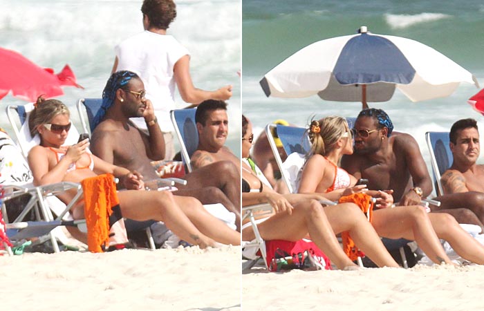 Só love: Vagner Love beija loira em praia no Rio - Marcos Ferreira/Aphotos