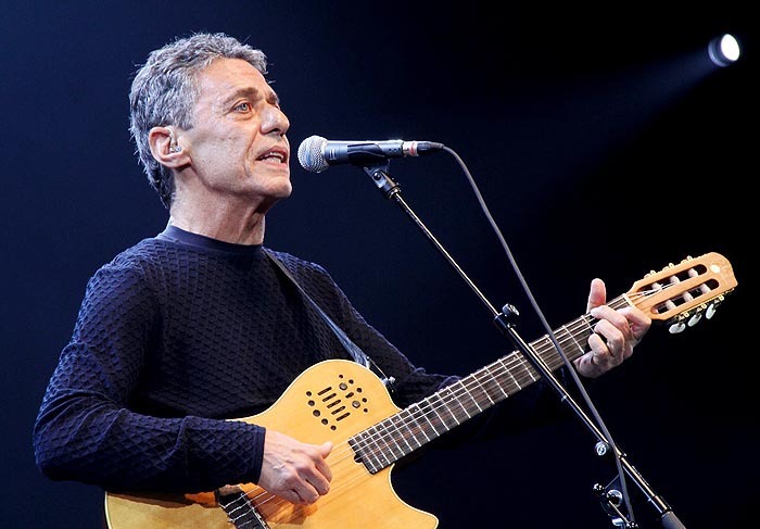 Famosos prestigiam show de Chico Buarque, no Rio.