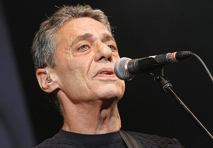 Famosos prestigiam show de Chico Buarque, no Rio.