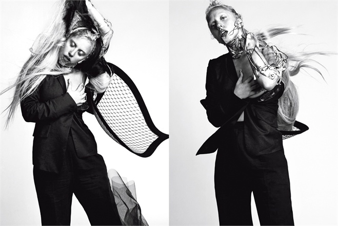 Lady Gaga mostra os seios para revista Vogue Italia
