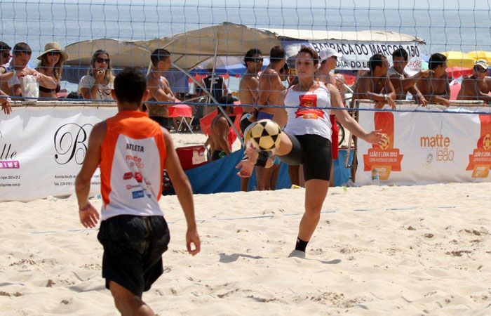 Marcelo Serrado joga futevôlei com Jonathan Azevedo - O Fuxico