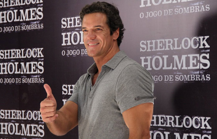 Luciano Szafir vai a pré-estreia de Sherlock Holmes com a namorada Ofuxico