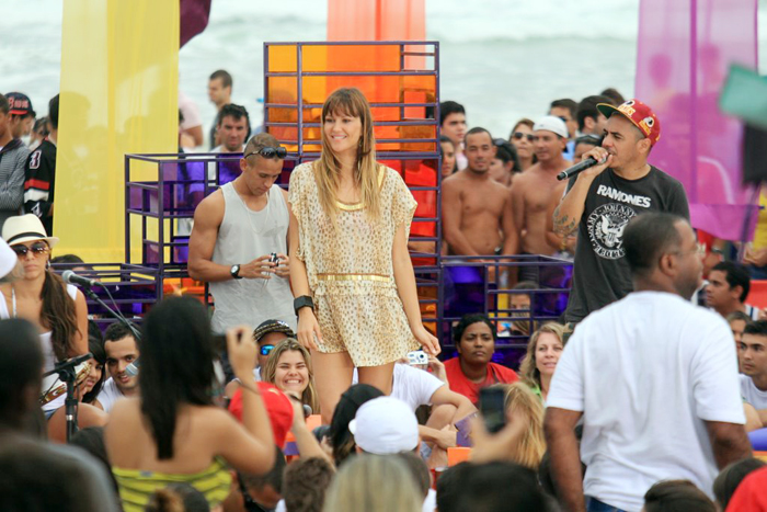 Marcelo D2 participa com Ellen Jabour do Luau MTV, no Pepê