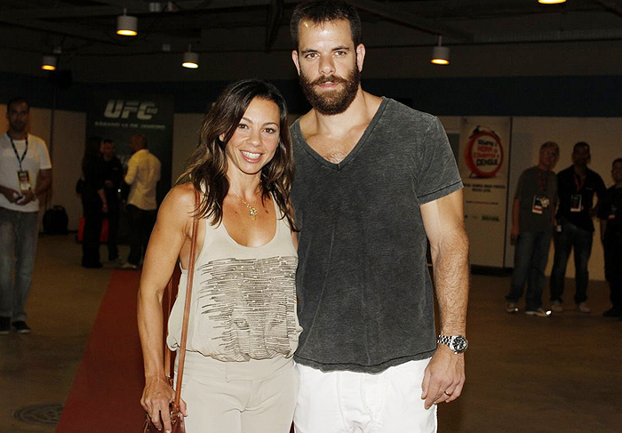 Carla Marins nos bastidores do UFC Rio com o maridão