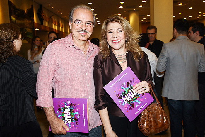 Genezio de Barros com Tania Bondezan.