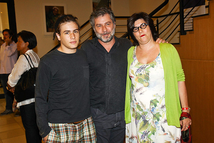 Leopoldo Pacheco com o filho e a esposa.