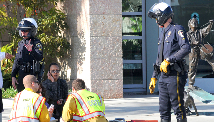 Zoe Saldana socorre vítima de acidente de carro, em Los Angeles