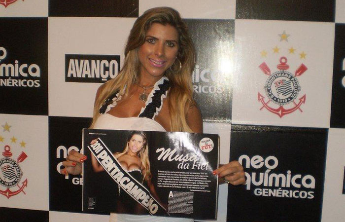 Ana Paula Minerato lança revista no Pacaembu - O Fuxico