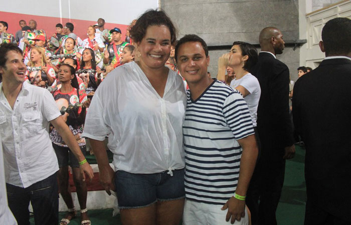 Daniela Escobar comemora aniversário na Grande Rio - O Fuxico