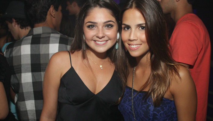 Marcela Barrozo ganha festa de aniversário em boate do Rio