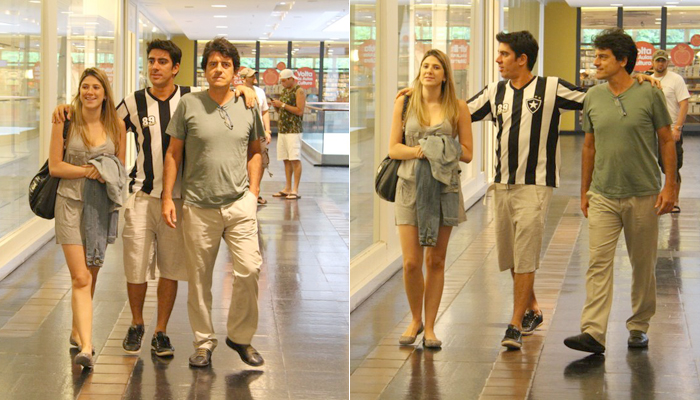 Marcelo Adnet passeia em shopping no Rio de Janeiro com pai e esposa