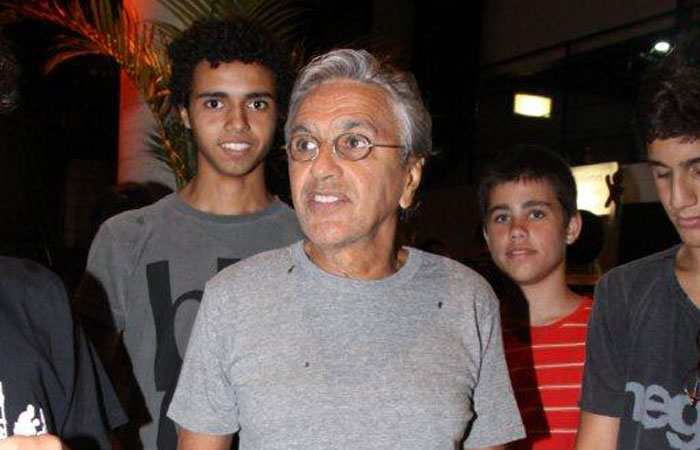 Caetano Veloso vai ao show de Chico Buarque - O Fuxico