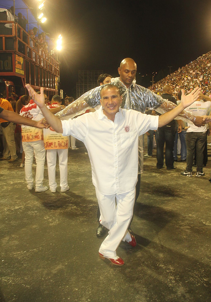 Eri Johnson mostrou que está com o samba no pé. 