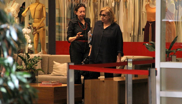 Fernanda Montenegro encontra Jacqueline Laurence em shopping