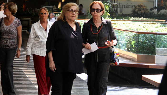 Fernanda Montenegro encontra Jacqueline Laurence em shopping