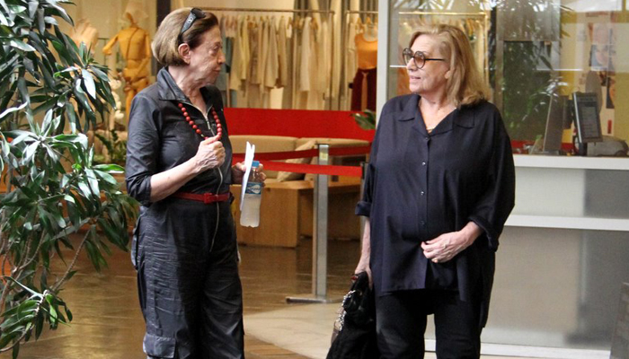 Fernanda Montenegro encontra Jacqueline Laurence em shopping