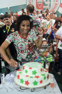 Adriana Lessa fazendo seu pedido de aniversário