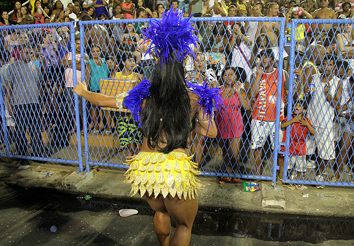 A Rainha de Bateria da Unidos da Tijuca fez bonito na passarela do samba