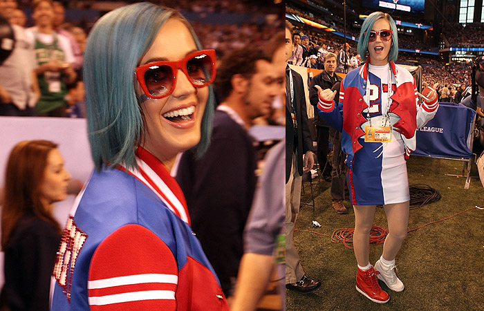 Katy Perry usa look extravagante no Super Bowl