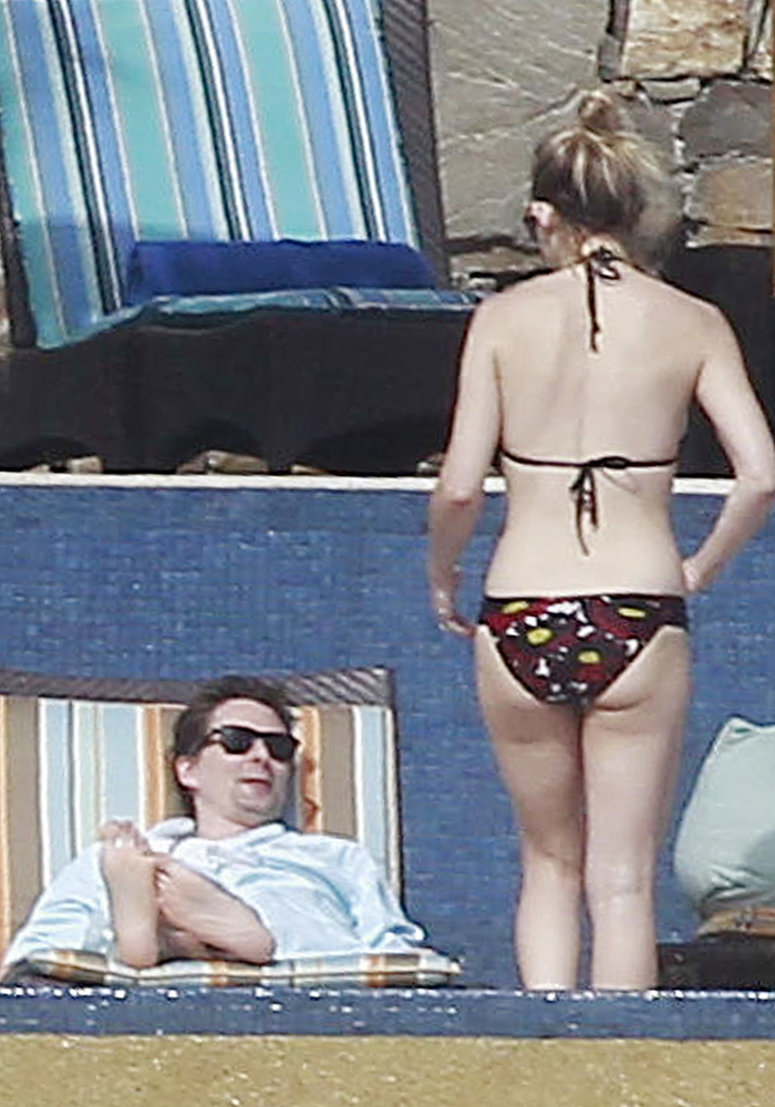 Kate Hudson exibe o corpão durante férias no México