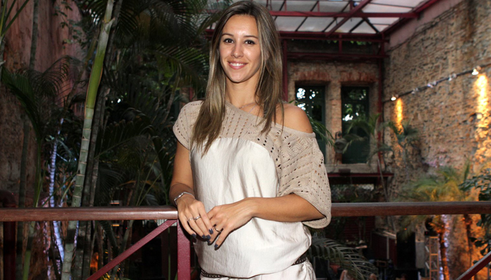  Carolina Kasting, Fernanda Pontes e Cristiane Dias vão a desfile de inverno