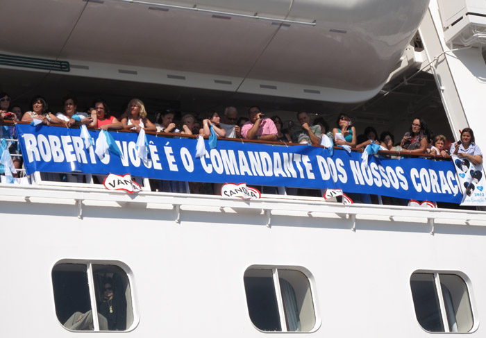 Roberto Carlos abre o oitavo cruzeiro Emoções em Alto Mar