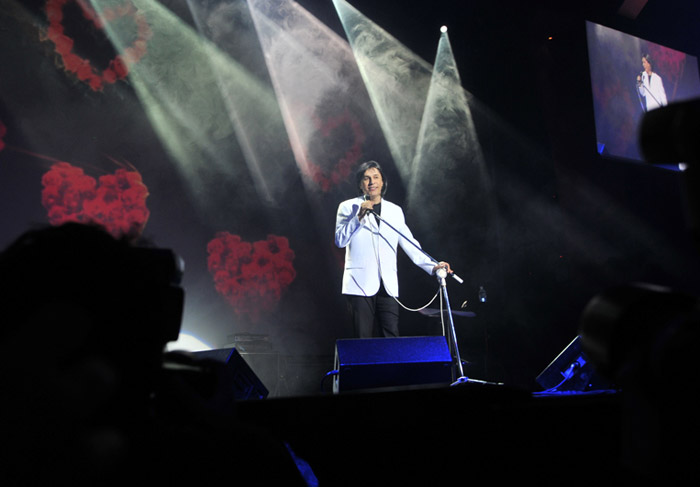 Show de Tom Cavalcante e Missa com Padre Antônio Maria